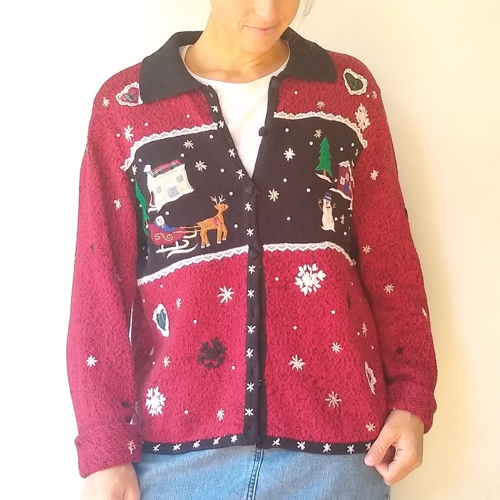 VINTAGE embroidered red knit reindeer santa ugly Christmas cardigan sweater